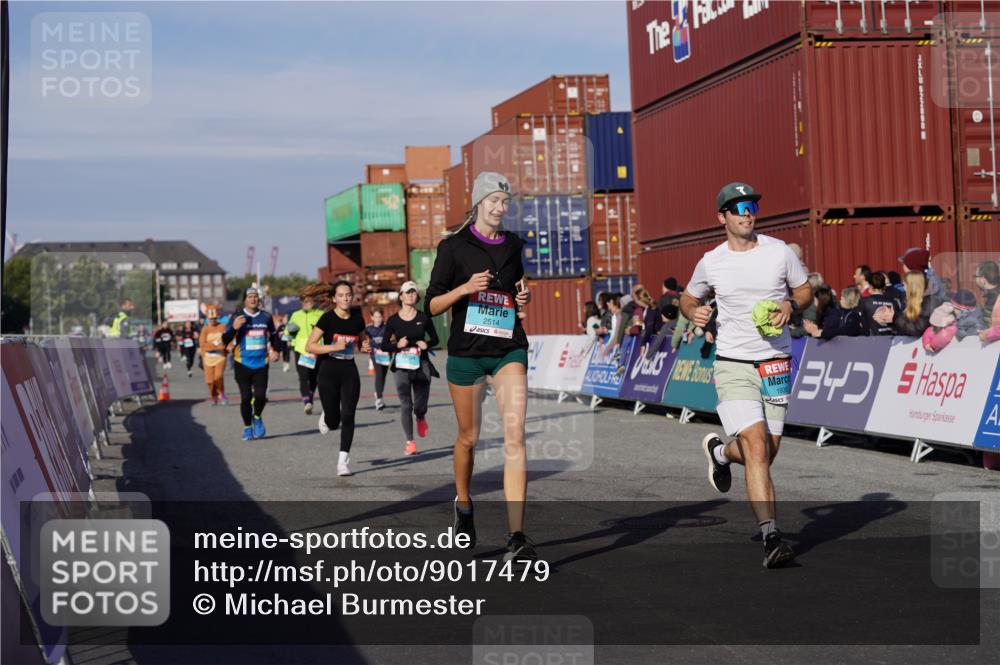 03.10.2025 - Köhlbrandbrückenlauf Michael Burmester http://msf.ph/oto/9017479 03.10.2025 10:16:52 Ziel 1179, 1202, 1204, 1288, 1289, 1322, 1548, 1549, 1720, 1760, 1938, 2038, 2514, 2750, 2965, 3125, 3416, 3779 meine-sportfotos.de