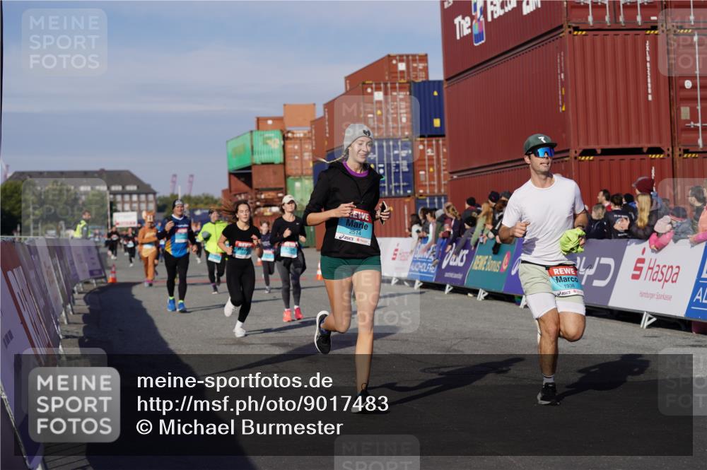 03.10.2025 - Köhlbrandbrückenlauf Michael Burmester http://msf.ph/oto/9017483 03.10.2025 10:16:52 Ziel 1179, 1202, 1204, 1288, 1289, 1322, 1548, 1549, 1720, 1760, 1938, 2038, 2514, 2750, 2965, 3125, 3416, 3779 meine-sportfotos.de