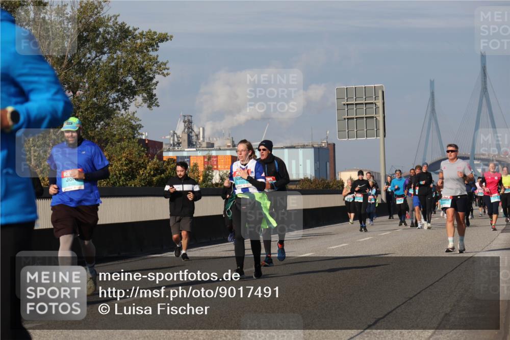 03.10.2025 - Köhlbrandbrückenlauf Luisa Fischer http://msf.ph/oto/9017491 03.10.2025 11:04:01 Position 3 2142 meine-sportfotos.de