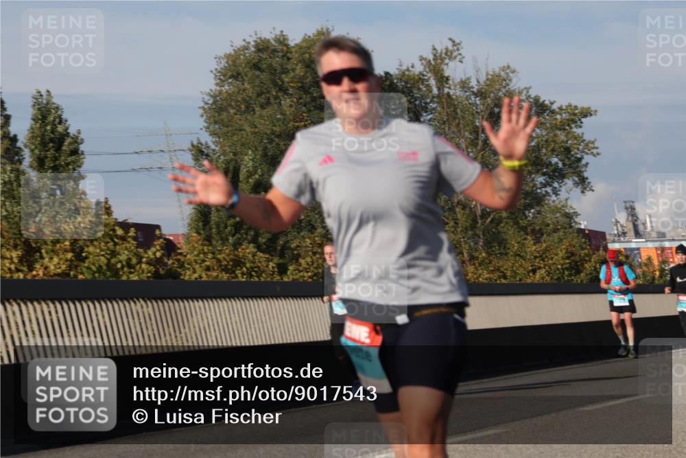 03.10.2025 - Köhlbrandbrückenlauf Luisa Fischer http://msf.ph/oto/9017543 03.10.2025 11:04:11 Position 3  meine-sportfotos.de