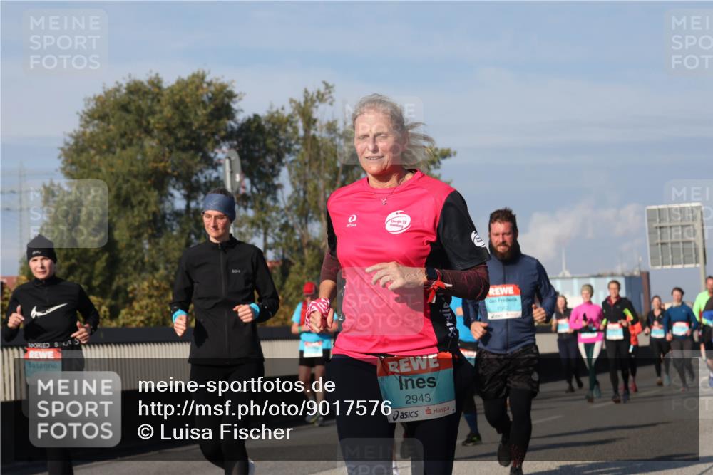 03.10.2025 - Köhlbrandbrückenlauf Luisa Fischer http://msf.ph/oto/9017576 03.10.2025 11:04:17 Position 3 2076, 2943, 1562 meine-sportfotos.de