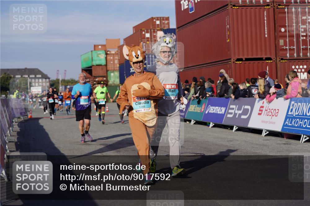 03.10.2025 - Köhlbrandbrückenlauf Michael Burmester http://msf.ph/oto/9017592 03.10.2025 10:17:00 Ziel 1288, 1289, 1548, 1549, 1807, 1809, 1956, 2038, 2089, 2965, 3125 meine-sportfotos.de