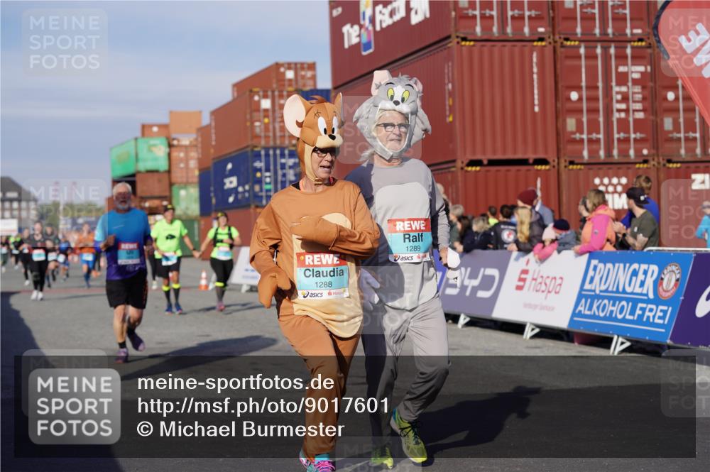 03.10.2025 - Köhlbrandbrückenlauf Michael Burmester http://msf.ph/oto/9017601 03.10.2025 10:17:01 Ziel 1288, 1289, 1548, 1549, 1807, 1809, 1956, 2038, 2089, 2965 meine-sportfotos.de