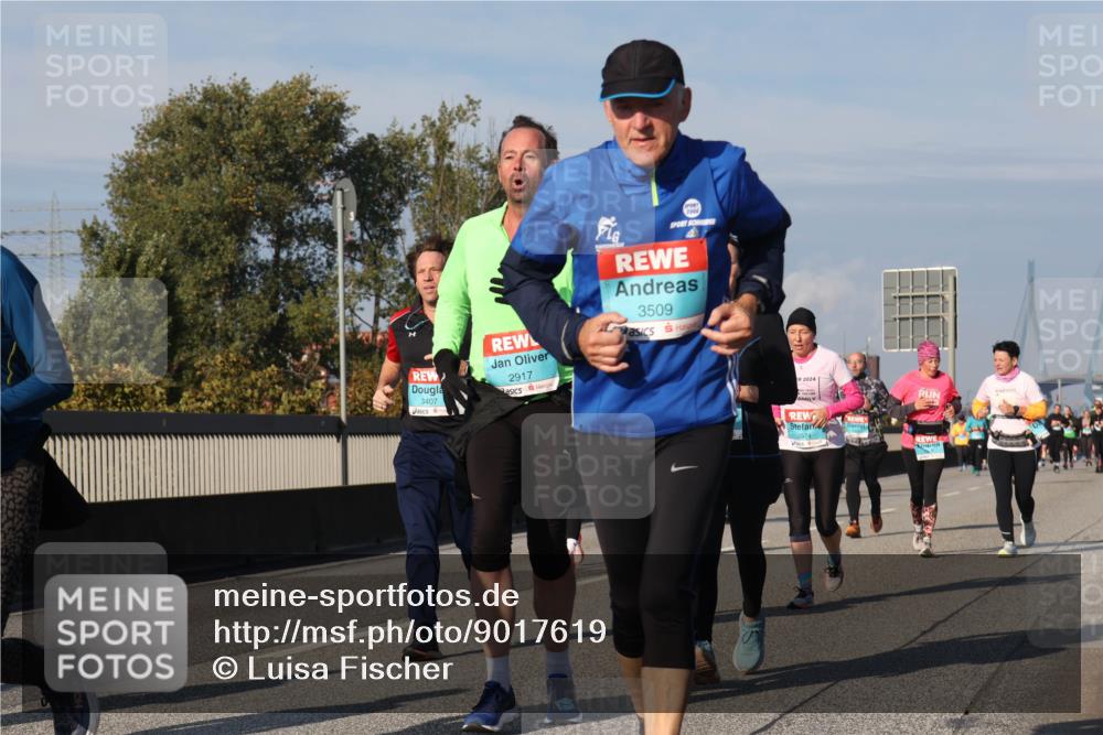03.10.2025 - Köhlbrandbrückenlauf Luisa Fischer http://msf.ph/oto/9017619 03.10.2025 11:04:28 Position 3 3407, 2917, 3509, 3574 meine-sportfotos.de