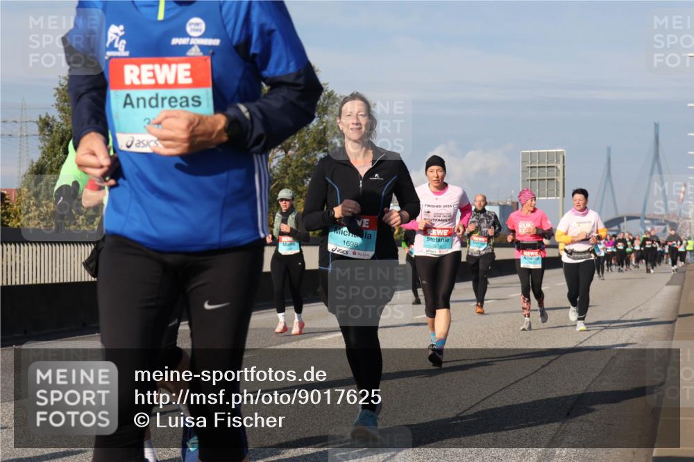 03.10.2025 - Köhlbrandbrückenlauf Luisa Fischer http://msf.ph/oto/9017625 03.10.2025 11:04:29 Position 3 2024, 16, 760, 3574, 1698 meine-sportfotos.de