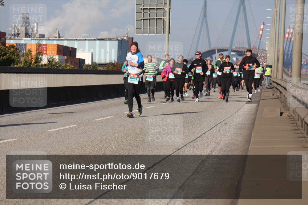 03.10.2025 - Köhlbrandbrückenlauf Luisa Fischer http://msf.ph/oto/9017679 03.10.2025 11:04:38 Position 3 1 meine-sportfotos.de