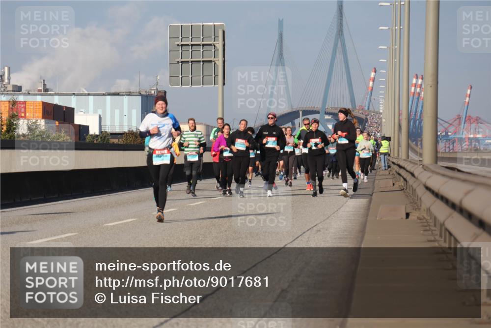 03.10.2025 - Köhlbrandbrückenlauf Luisa Fischer http://msf.ph/oto/9017681 03.10.2025 11:04:38 Position 3  meine-sportfotos.de