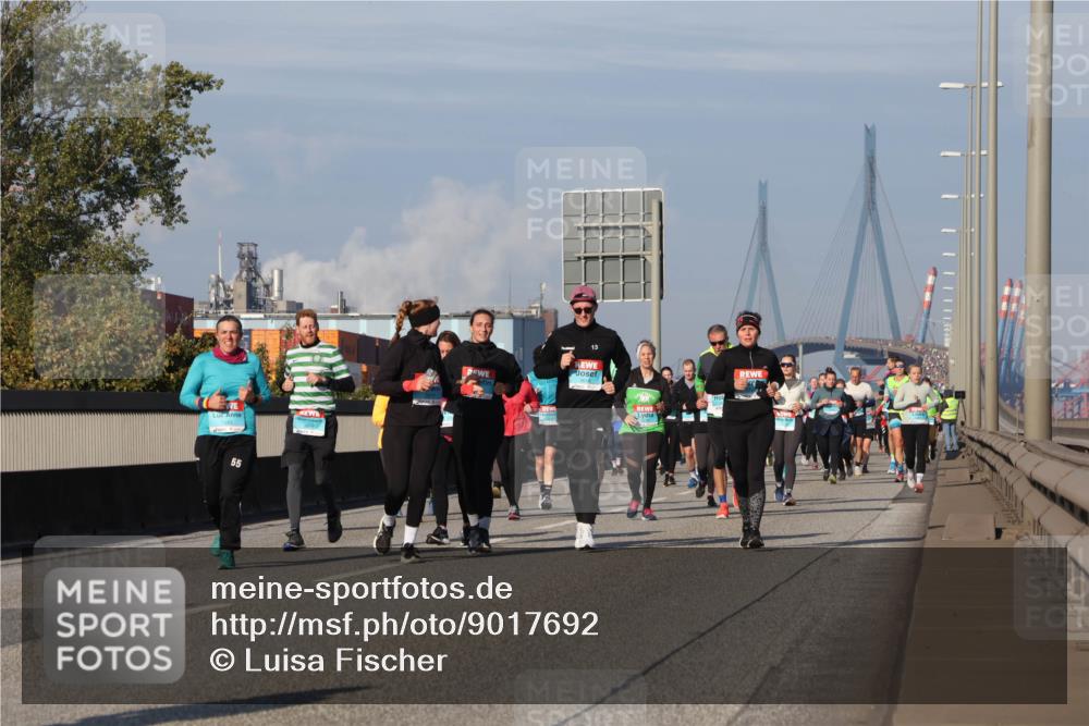 03.10.2025 - Köhlbrandbrückenlauf Luisa Fischer http://msf.ph/oto/9017692 03.10.2025 11:04:46 Position 3  meine-sportfotos.de