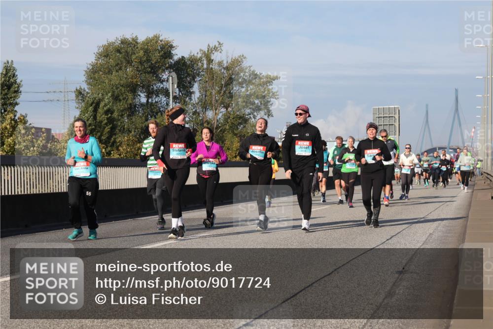 03.10.2025 - Köhlbrandbrückenlauf Luisa Fischer http://msf.ph/oto/9017724 03.10.2025 11:04:51 Position 3 55, 2617, 2616 meine-sportfotos.de