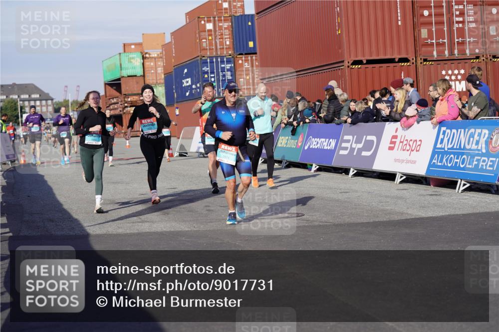 03.10.2025 - Köhlbrandbrückenlauf Michael Burmester http://msf.ph/oto/9017731 03.10.2025 10:17:14 Ziel 1031, 1283, 1573, 1794, 1835, 1850, 2242, 2269, 2789, 2974, 3191, 3252, 3281, 3557, 3642, 3765 meine-sportfotos.de
