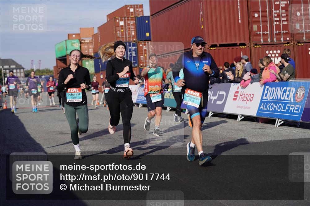 03.10.2025 - Köhlbrandbrückenlauf Michael Burmester http://msf.ph/oto/9017744 03.10.2025 10:17:15 Ziel 1031, 1283, 1481, 1573, 1794, 1835, 1850, 2242, 2269, 2789, 2974, 3191, 3252, 3281, 3557, 3642 meine-sportfotos.de