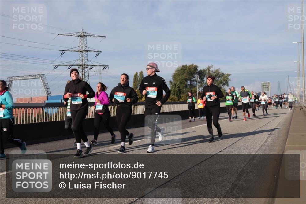 03.10.2025 - Köhlbrandbrückenlauf Luisa Fischer http://msf.ph/oto/9017745 03.10.2025 11:04:54 Position 3 55, 13 meine-sportfotos.de