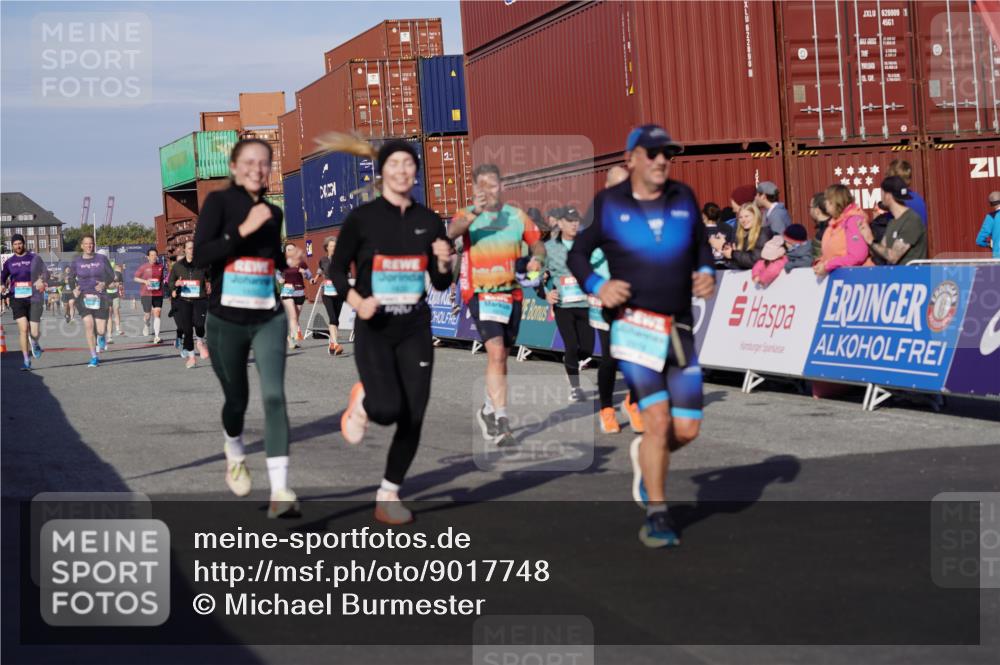 03.10.2025 - Köhlbrandbrückenlauf Michael Burmester http://msf.ph/oto/9017748 03.10.2025 10:17:15 Ziel 1031, 1283, 1481, 1573, 1794, 1835, 1850, 2242, 2269, 2789, 2974, 3191, 3252, 3281, 3557, 3642 meine-sportfotos.de