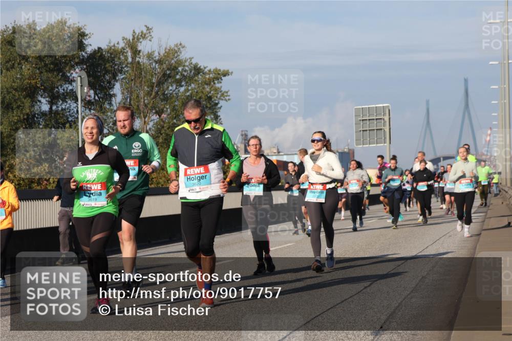 03.10.2025 - Köhlbrandbrückenlauf Luisa Fischer http://msf.ph/oto/9017757 03.10.2025 11:04:56 Position 3 3619, 3620, 221 meine-sportfotos.de