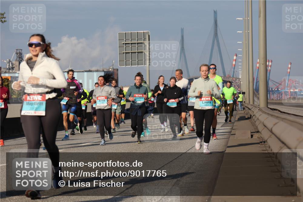 03.10.2025 - Köhlbrandbrückenlauf Luisa Fischer http://msf.ph/oto/9017765 03.10.2025 11:04:58 Position 3 2217, 2099, 1954 meine-sportfotos.de
