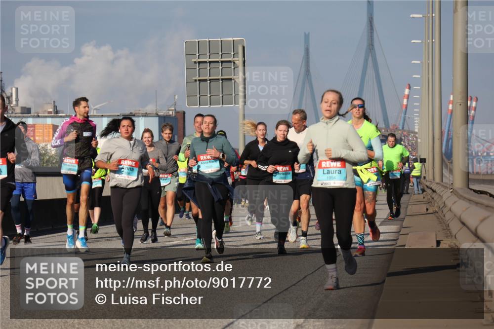 03.10.2025 - Köhlbrandbrückenlauf Luisa Fischer http://msf.ph/oto/9017772 03.10.2025 11:04:59 Position 3  meine-sportfotos.de