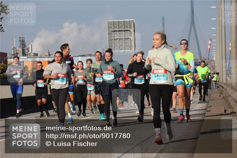 03.10.2025 - Köhlbrandbrückenlauf Luisa Fischer http://msf.ph/oto/9017780 03.10.2025 11:05:00 Position 3 456, 2721, 2512, 2099, 1954, 2622 meine-sportfotos.de