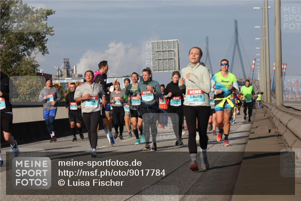 03.10.2025 - Köhlbrandbrückenlauf Luisa Fischer http://msf.ph/oto/9017784 03.10.2025 11:05:01 Position 3 2099, 2512, 1954 meine-sportfotos.de