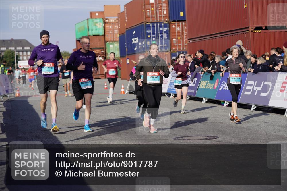 03.10.2025 - Köhlbrandbrückenlauf Michael Burmester http://msf.ph/oto/9017787 03.10.2025 10:17:19 Ziel 1283, 1481, 1573, 1794, 1835, 1850, 1883, 2242, 2269, 2577, 2789, 3191, 3252, 3265, 3642 meine-sportfotos.de