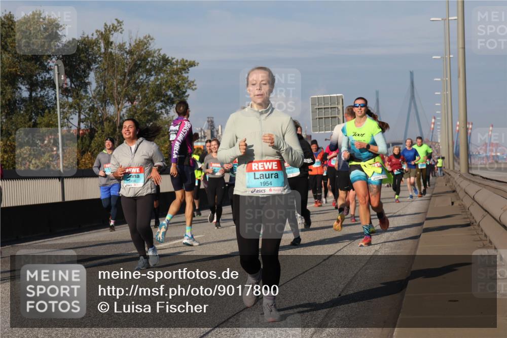 03.10.2025 - Köhlbrandbrückenlauf Luisa Fischer http://msf.ph/oto/9017800 03.10.2025 11:05:04 Position 3 2456, 1954 meine-sportfotos.de