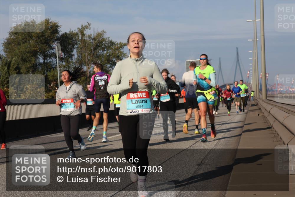 03.10.2025 - Köhlbrandbrückenlauf Luisa Fischer http://msf.ph/oto/9017803 03.10.2025 11:05:04 Position 3 2456, 1954 meine-sportfotos.de