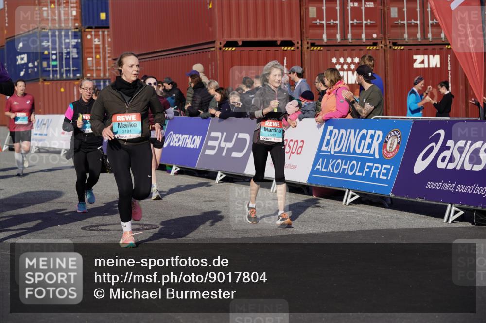 03.10.2025 - Köhlbrandbrückenlauf Michael Burmester http://msf.ph/oto/9017804 03.10.2025 10:17:20 Ziel 1283, 1481, 1573, 1794, 1835, 1850, 1883, 2242, 2269, 2577, 2789, 3191, 3252, 3265, 3642 meine-sportfotos.de