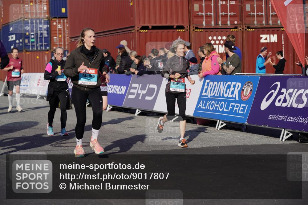 03.10.2025 - Köhlbrandbrückenlauf Michael Burmester http://msf.ph/oto/9017807 03.10.2025 10:17:20 Ziel 1283, 1481, 1573, 1794, 1835, 1850, 1883, 2242, 2269, 2577, 2789, 3191, 3252, 3265, 3642 meine-sportfotos.de