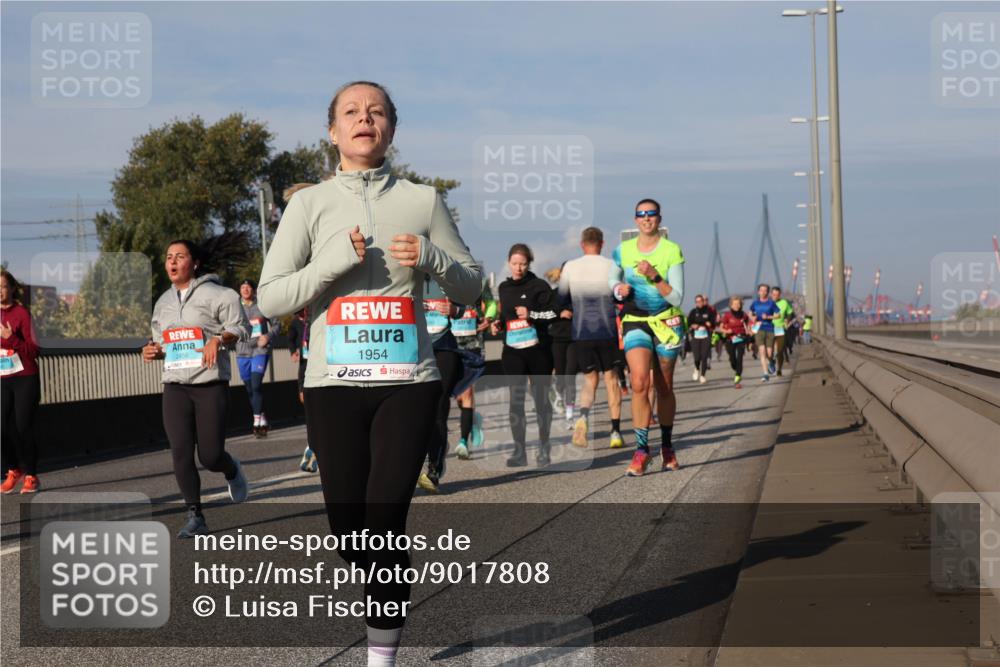 03.10.2025 - Köhlbrandbrückenlauf Luisa Fischer http://msf.ph/oto/9017808 03.10.2025 11:05:05 Position 3 2456, 1954 meine-sportfotos.de