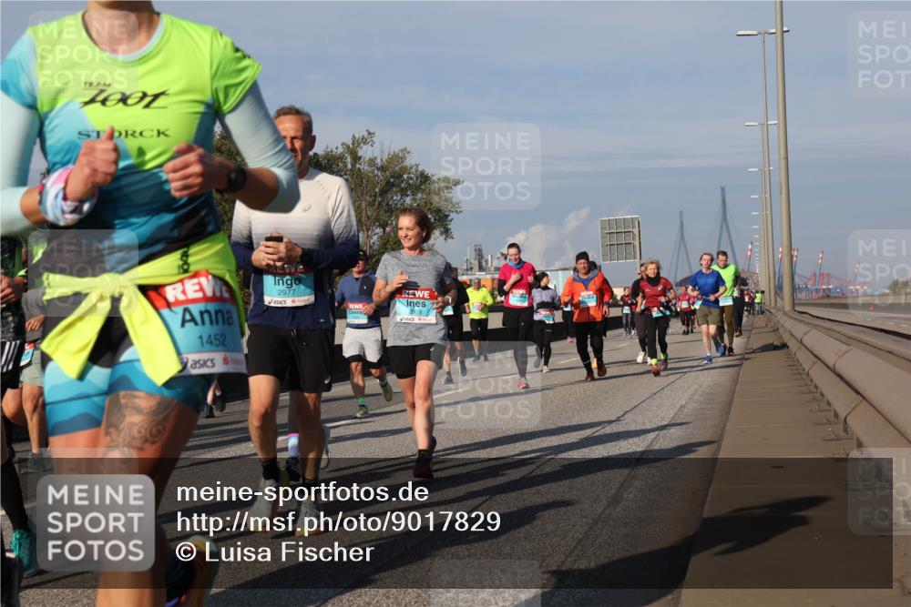 03.10.2025 - Köhlbrandbrückenlauf Luisa Fischer http://msf.ph/oto/9017829 03.10.2025 11:05:09 Position 3 001, 1452, 2978, 2977 meine-sportfotos.de