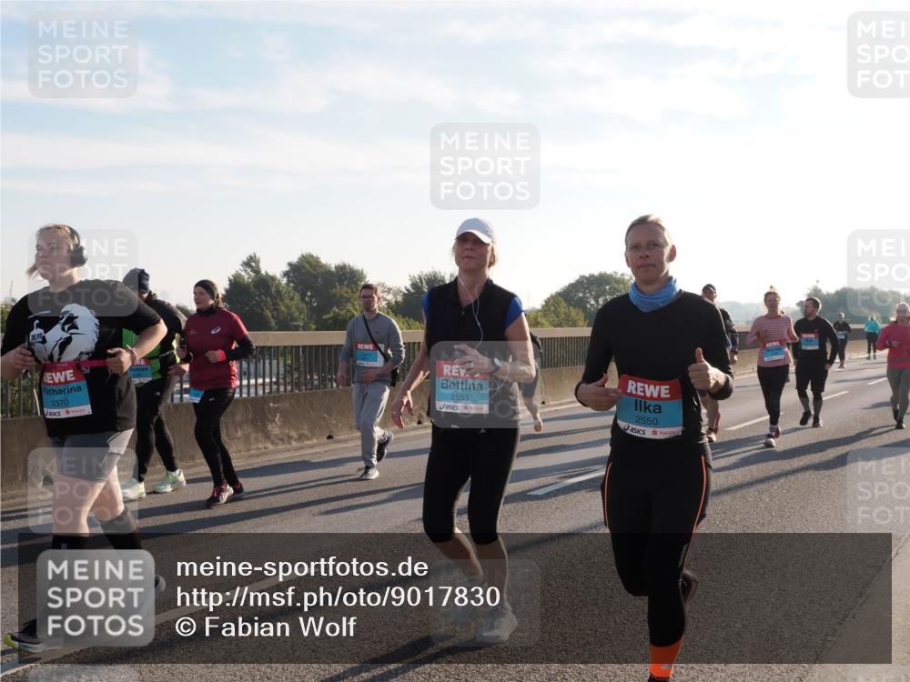 03.10.2025 - Köhlbrandbrückenlauf Fabian Wolf http://msf.ph/oto/9017830 03.10.2025 09:27:08 Position 3 3370, 2553, 2550 meine-sportfotos.de