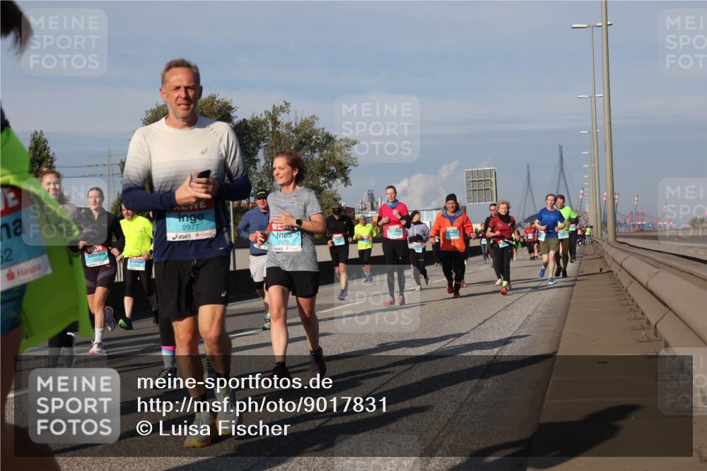 03.10.2025 - Köhlbrandbrückenlauf Luisa Fischer http://msf.ph/oto/9017831 03.10.2025 11:05:09 Position 3 52, 2314, 2977, 2978 meine-sportfotos.de