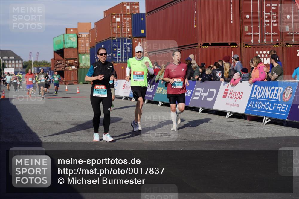 03.10.2025 - Köhlbrandbrückenlauf Michael Burmester http://msf.ph/oto/9017837 03.10.2025 10:17:23 Ziel 1481, 1794, 1883, 2172, 2242, 2269, 2577, 2789, 3191, 3252, 3265, 3642 meine-sportfotos.de