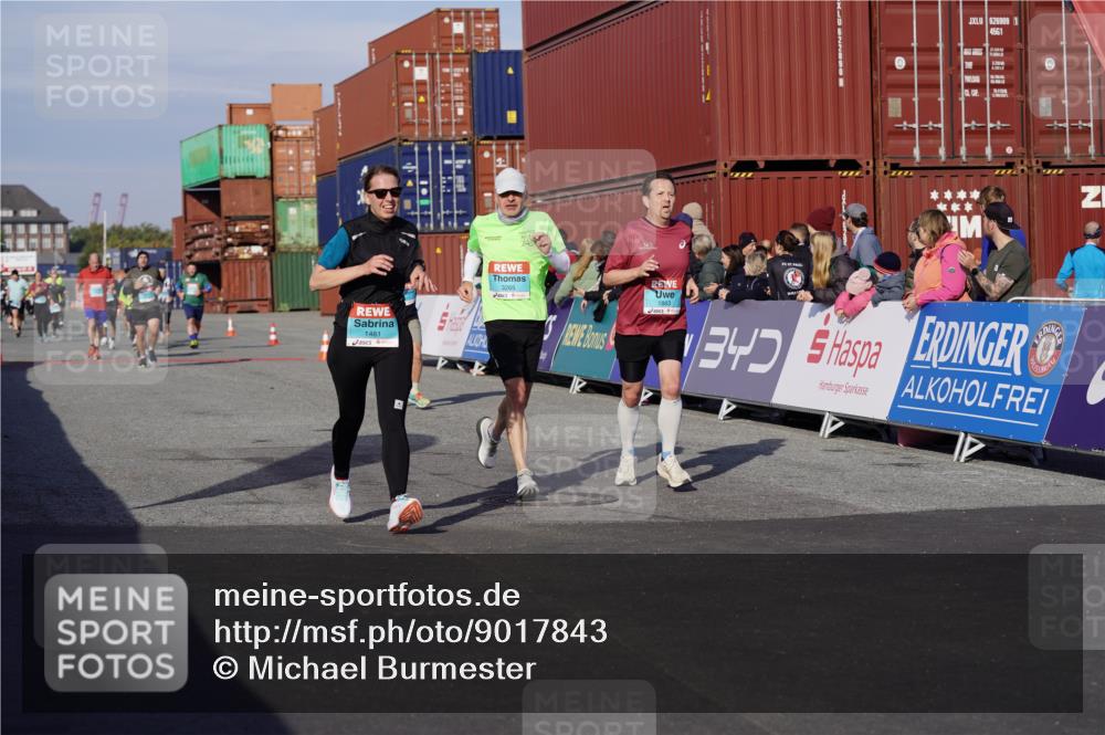 03.10.2025 - Köhlbrandbrückenlauf Michael Burmester http://msf.ph/oto/9017843 03.10.2025 10:17:23 Ziel 1481, 1794, 1883, 2172, 2242, 2269, 2577, 2789, 3191, 3252, 3265, 3642 meine-sportfotos.de