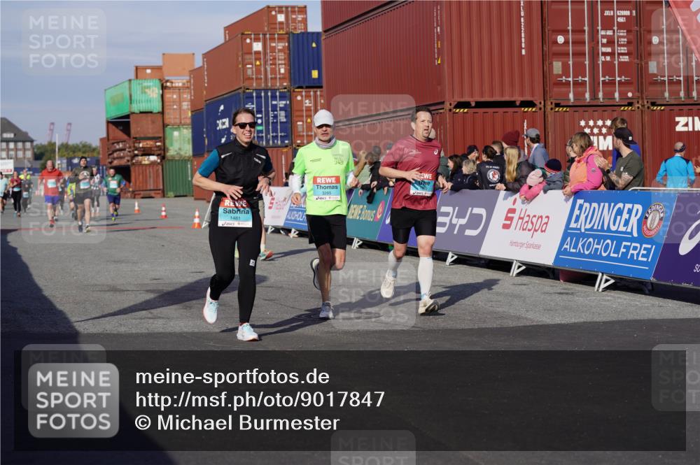 03.10.2025 - Köhlbrandbrückenlauf Michael Burmester http://msf.ph/oto/9017847 03.10.2025 10:17:23 Ziel 1481, 1794, 1883, 2172, 2242, 2269, 2577, 2789, 3191, 3252, 3265, 3642 meine-sportfotos.de