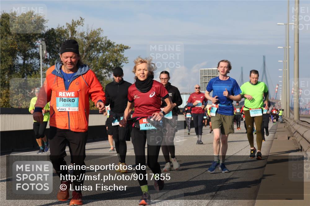 03.10.2025 - Köhlbrandbrückenlauf Luisa Fischer http://msf.ph/oto/9017855 03.10.2025 11:05:13 Position 3 2350, 2230, 3109 meine-sportfotos.de