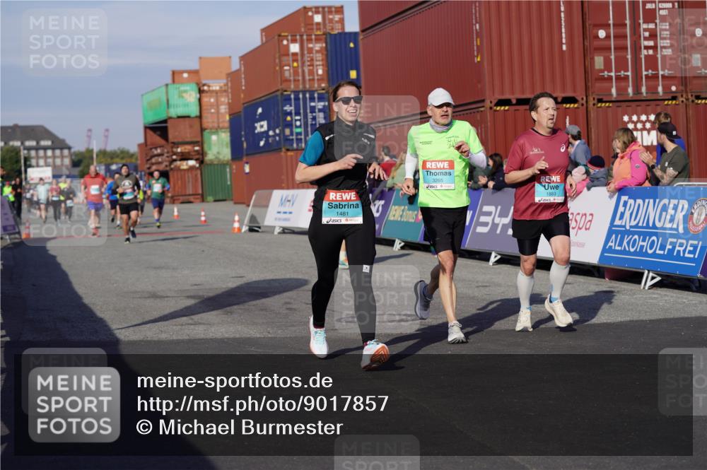 03.10.2025 - Köhlbrandbrückenlauf Michael Burmester http://msf.ph/oto/9017857 03.10.2025 10:17:24 Ziel 1481, 1883, 2172, 2242, 2269, 2577, 2789, 3191, 3252, 3265, 3642 meine-sportfotos.de