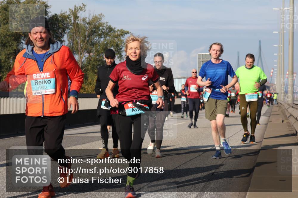03.10.2025 - Köhlbrandbrückenlauf Luisa Fischer http://msf.ph/oto/9017858 03.10.2025 11:05:14 Position 3 2350, 3109 meine-sportfotos.de