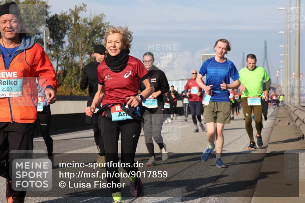 03.10.2025 - Köhlbrandbrückenlauf Luisa Fischer http://msf.ph/oto/9017859 03.10.2025 11:05:14 Position 3 2350, 3538, 3109 meine-sportfotos.de