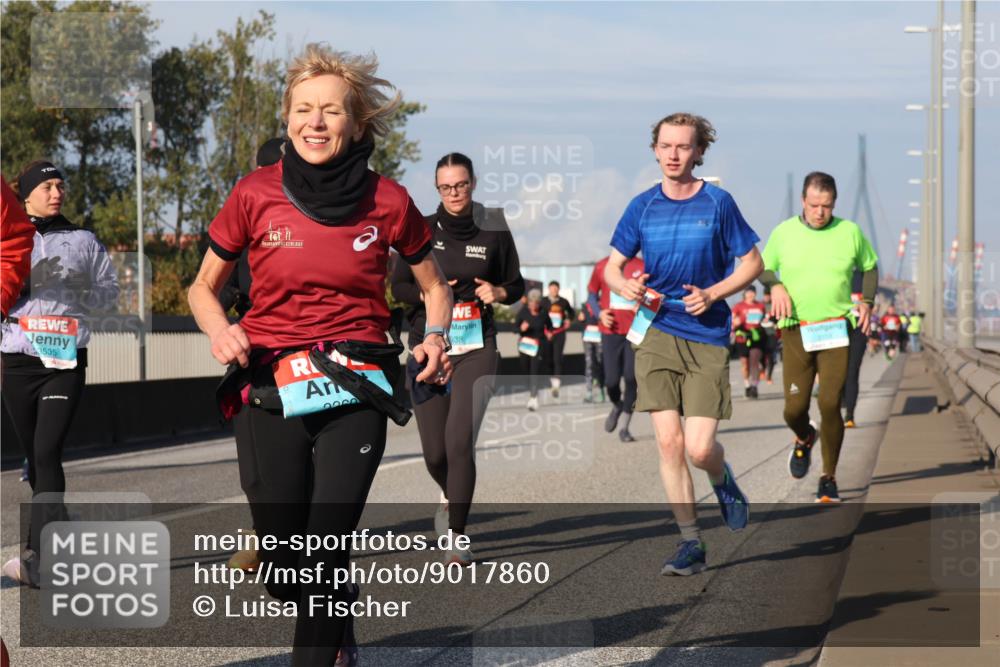 03.10.2025 - Köhlbrandbrückenlauf Luisa Fischer http://msf.ph/oto/9017860 03.10.2025 11:05:14 Position 3 3535, 2239, 538 meine-sportfotos.de