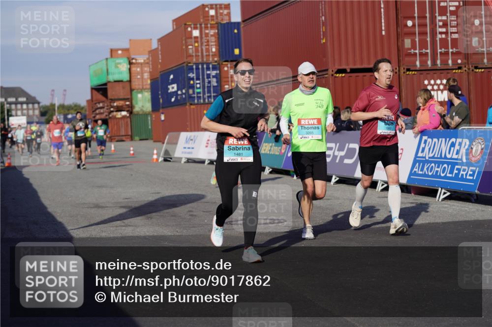 03.10.2025 - Köhlbrandbrückenlauf Michael Burmester http://msf.ph/oto/9017862 03.10.2025 10:17:24 Ziel 1481, 1883, 2172, 2242, 2269, 2577, 2789, 3191, 3252, 3265, 3642 meine-sportfotos.de