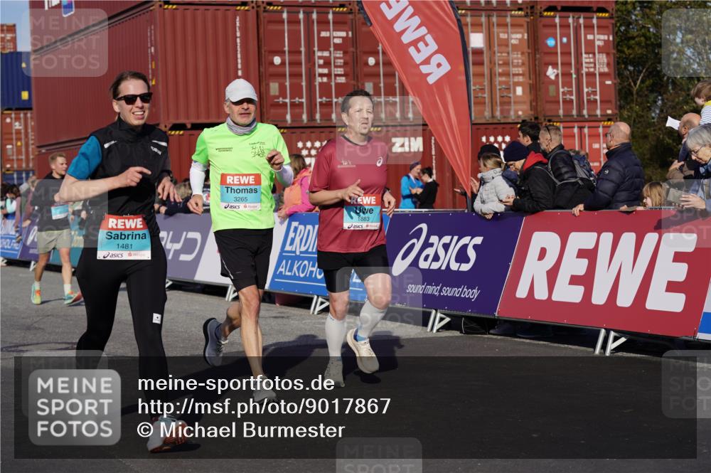 03.10.2025 - Köhlbrandbrückenlauf Michael Burmester http://msf.ph/oto/9017867 03.10.2025 10:17:24 Ziel 1481, 1883, 2172, 2242, 2269, 2577, 2789, 3191, 3252, 3265, 3642 meine-sportfotos.de