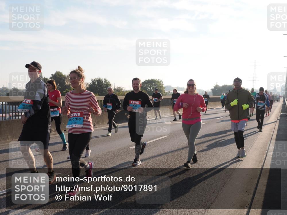 03.10.2025 - Köhlbrandbrückenlauf Fabian Wolf http://msf.ph/oto/9017891 03.10.2025 09:27:12 Position 3 2569, 2568, 3475 meine-sportfotos.de