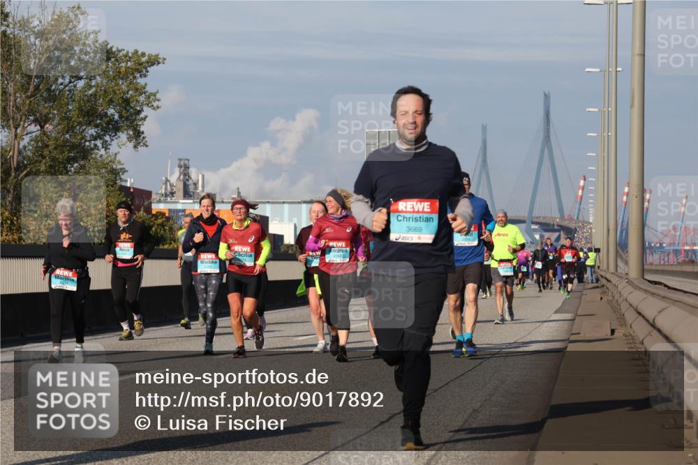 03.10.2025 - Köhlbrandbrückenlauf Luisa Fischer http://msf.ph/oto/9017892 03.10.2025 11:05:20 Position 3 1934, 2143, 3669, 3259 meine-sportfotos.de
