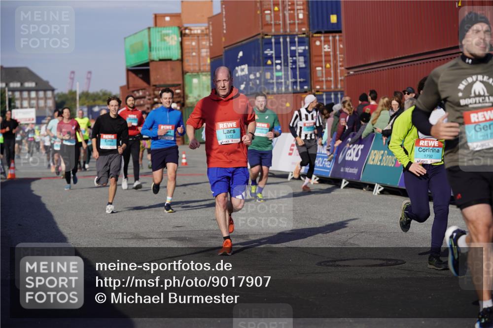 03.10.2025 - Köhlbrandbrückenlauf Michael Burmester http://msf.ph/oto/9017907 03.10.2025 10:17:30 Ziel 1213, 1647, 1792, 2172, 2577, 2765, 2768, 2770, 3172, 3216, 3647 meine-sportfotos.de