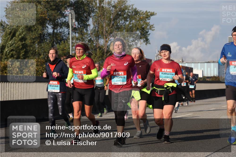 03.10.2025 - Köhlbrandbrückenlauf Luisa Fischer http://msf.ph/oto/9017909 03.10.2025 11:05:24 Position 3 2188, 2143, 2154, 3 meine-sportfotos.de