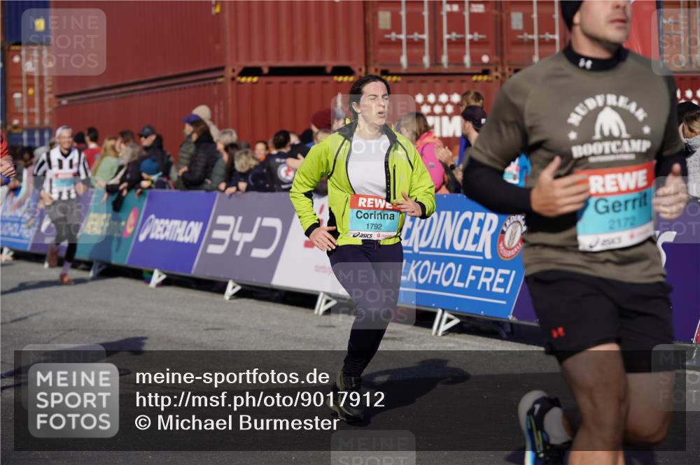03.10.2025 - Köhlbrandbrückenlauf Michael Burmester http://msf.ph/oto/9017912 03.10.2025 10:17:31 Ziel 1213, 1647, 1792, 2172, 2577, 2765, 2768, 2770, 2825, 2826, 3172, 3216, 3647 meine-sportfotos.de