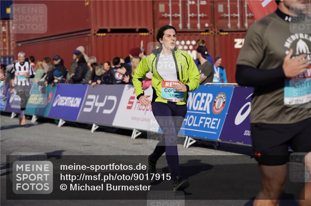 03.10.2025 - Köhlbrandbrückenlauf Michael Burmester http://msf.ph/oto/9017915 03.10.2025 10:17:31 Ziel 1213, 1647, 1792, 2172, 2577, 2765, 2768, 2770, 2825, 2826, 3172, 3216, 3647 meine-sportfotos.de