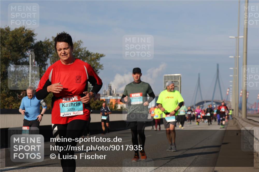 03.10.2025 - Köhlbrandbrückenlauf Luisa Fischer http://msf.ph/oto/9017935 03.10.2025 11:05:28 Position 3 3029 meine-sportfotos.de