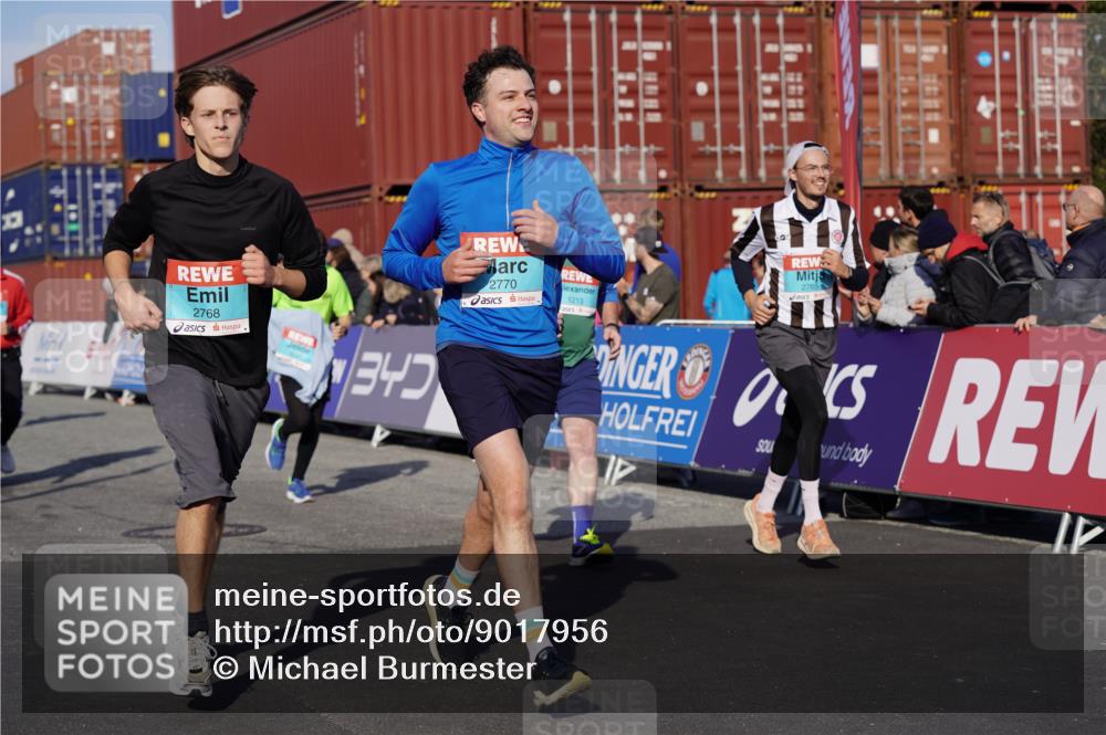 03.10.2025 - Köhlbrandbrückenlauf Michael Burmester http://msf.ph/oto/9017956 03.10.2025 10:17:34 Ziel 1213, 1647, 1684, 1731, 1792, 2172, 2765, 2768, 2770, 2825, 2826, 3081, 3172, 3216, 3647 meine-sportfotos.de