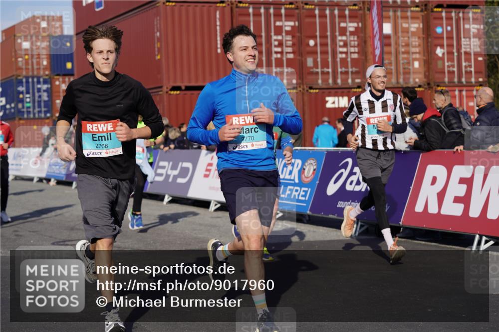 03.10.2025 - Köhlbrandbrückenlauf Michael Burmester http://msf.ph/oto/9017960 03.10.2025 10:17:34 Ziel 1213, 1647, 1684, 1731, 1792, 2172, 2765, 2768, 2770, 2825, 2826, 3081, 3172, 3216, 3647 meine-sportfotos.de